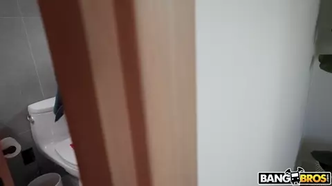 Huge Ass Blonde Stepmom Alexis Andrews Caught Stepson Peeping On Her In Bathroom