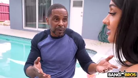 Zoey Sinn – Make Me Scream Like Mom