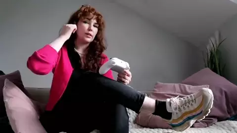 Dinkybum - Gamer Sis Lets You Cum On Her Ass