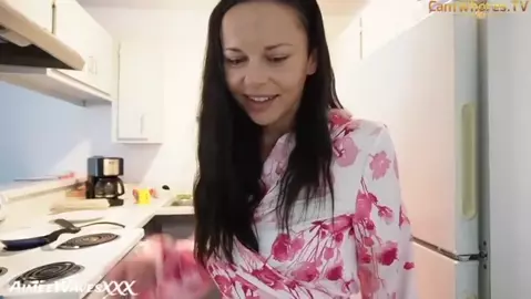 AimeeWavesXXX - Quickie W Mom While Dad's In The Shower