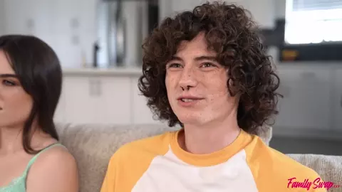Blaire Johnson & Megan Marx - The Sex Tape - S8:E9