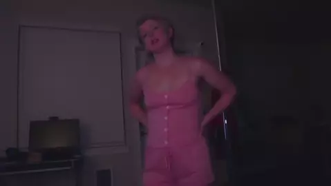 HouseWifeGinger - Mommy Wants You To Cum On Her Face