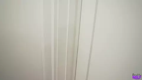 Mandy Waters - My Sex Starved Stepmom Caught Me Peeping - S9:E6