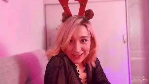 LeelaMoon - Mommy Has A Christmas Gift For You