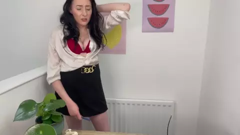 IrishSkylar – You Can't Resist Fucking Your Irish Mom