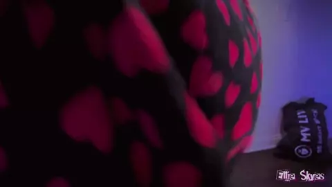 Ellie Skyes - I Can Make It Quick