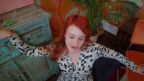 OliveWood - Aunt Helps You Breed Mommy