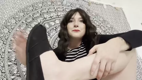 Miss Ellie - Giantess Mommy