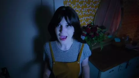 Olive Wood - Possessive Sister Destroys Your Marriage