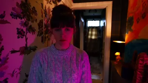 Sydney Harwin - Keeping My Son Out of Trouble