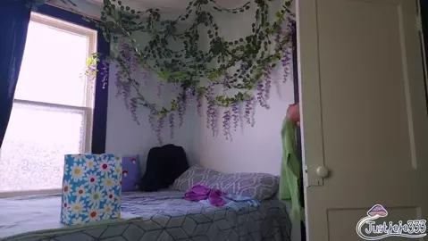 JustJojo333 – Mommy’s New Sweater