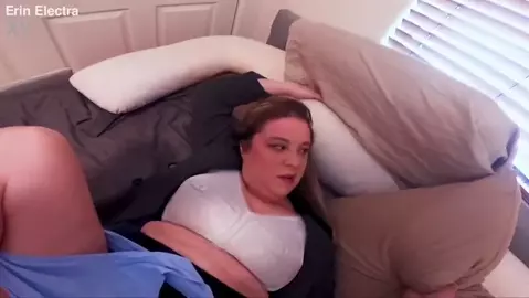 Erin Electra - Mom Lets You Use Her Ass to Practice Sex Everyday