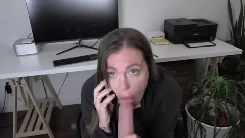 Yogabella - Free-Use Mommy On The Phone