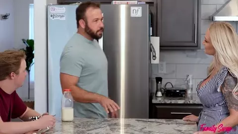 Alexis Malone & Isabella Jules - Swap Family Learns Self Defense - S10:E8