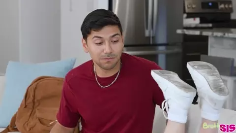 Daisy Fox - You Gave Me Daddy Issues - S37:E8