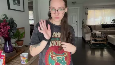 Divinebabe - Little sisters 1st blowjob