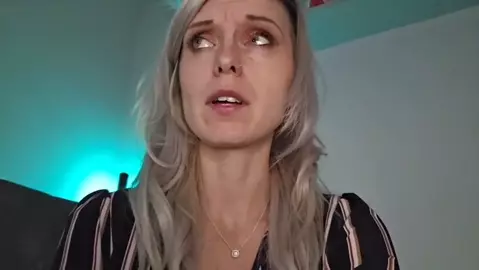 Lexi Snow - Your New Giantess Mommy