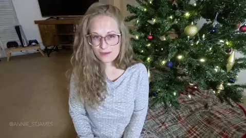 Annie St James - All I Want For Christmas Is You, Mommy