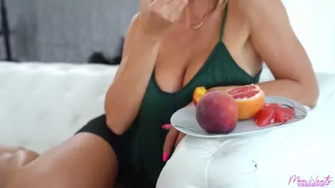 Tiffany Rousso - Stepmoms Sweet Pussy - S7:E8