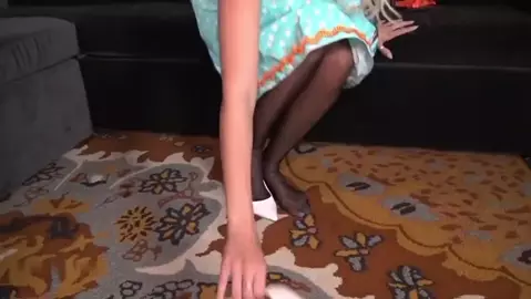 Nikki Brooks - Mommy's Pantyhose Indulgence