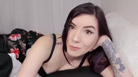 Marceline Leigh - Mommy Gives You A Hand