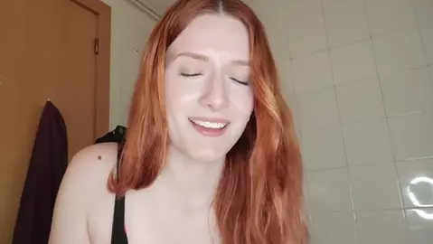 Evelyn Jade - Mom shows you her pee hole