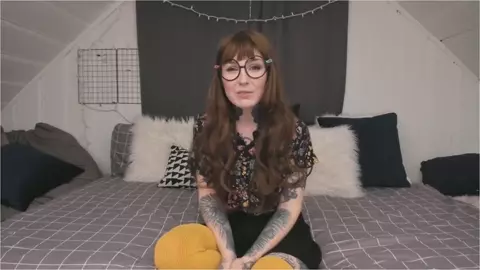 Slutty_Spice - Dorky Step-Cousin Valentine Virginity Loss