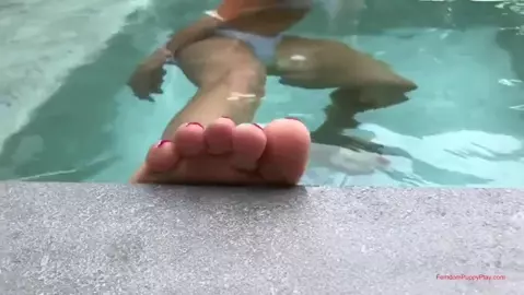 Mommy Sunshine Tries To Teach Her Boy to Swim