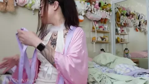 Ur2dwaifu – Step-Mommy Takes Care of You