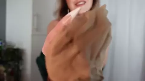 MissesDiscreets – Mum caught you sniffing her pantyhose