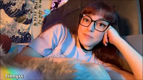 Linnyxx – Sneaky StepSiblings