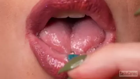 SashaCurves - Unaware Giantess Stepmoms Candy
