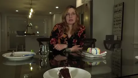 Bettie Bondage - Gullible Mom's Guest