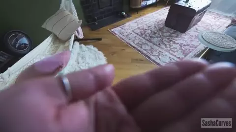 SashaCurves - Giantess Mom Can’t Stop Herself