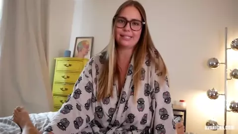 Ava Nicks – Mom’s Lazy Morning