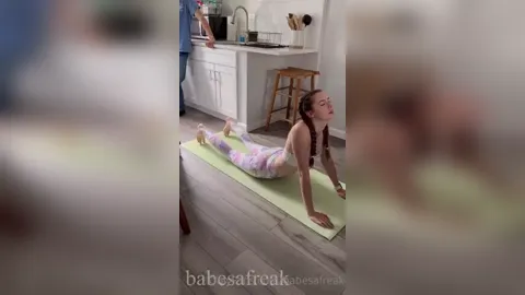babesafreak – Yoga Makes my Brother Horny