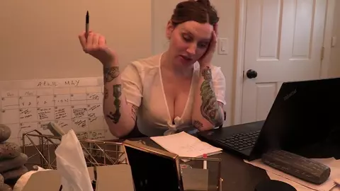 Bettie Bondage – The Free-Use Workplace