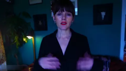 Sydney Harwin – Mommy Cant Resist The DOG