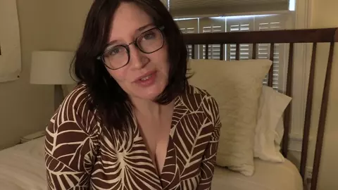 Bettie Bondage – Mom Has a Fansite
