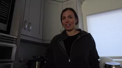 Yogabella – Mistake Mom and Her Twin