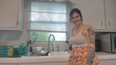 Kelly Payne – Mom Teaches Son’s Virgin Friends