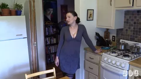 Bettie Bondage – Slutty Mom Fucks You