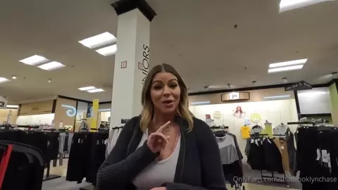 Brooklyn Chase – Mom Goes Shopping – Onlyfans