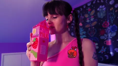 Sydney Harwin – Yummy Milk Causes RAPID EXPANSION And Transforms Me Into Schizophrenic Bimbette