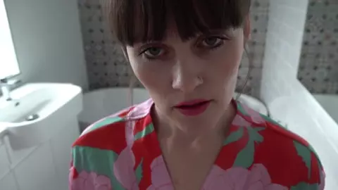 Sydney Harwin – In Love With Mommy