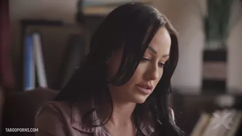 Jennifer White – Watching Porn with Jennifer – MissaX