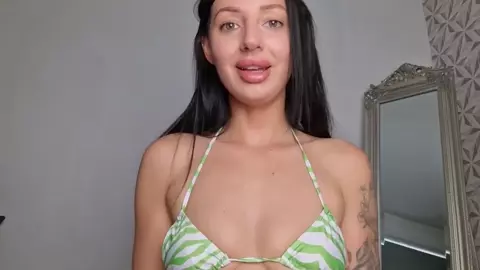Tattooed Temptress – Mommy Back From Vacation