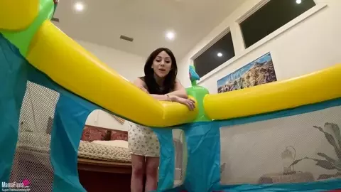 Mama Fiona – Bouncyhouse Fun with Mom