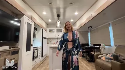 Jane Cane – Free Use Mom
