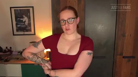 Fiona Dagger – Mom Ruins No Nut November